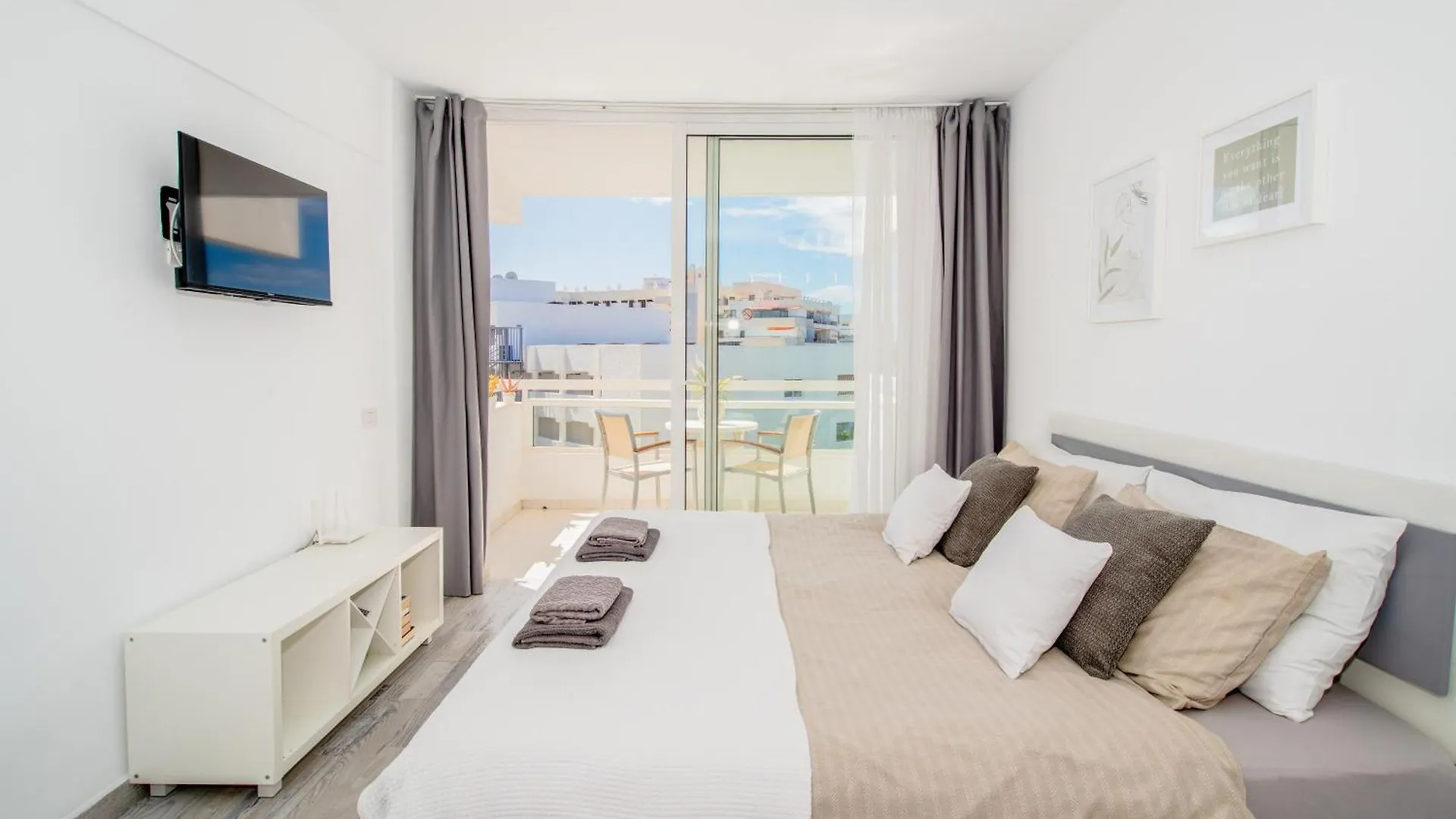 Modern Ponderosa, Las Americas Costa Adeje  Apartment